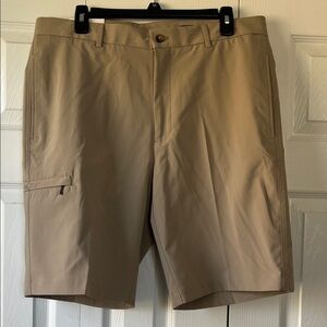 Men’s Khaki Flat Front Golf Shorts Size 34
